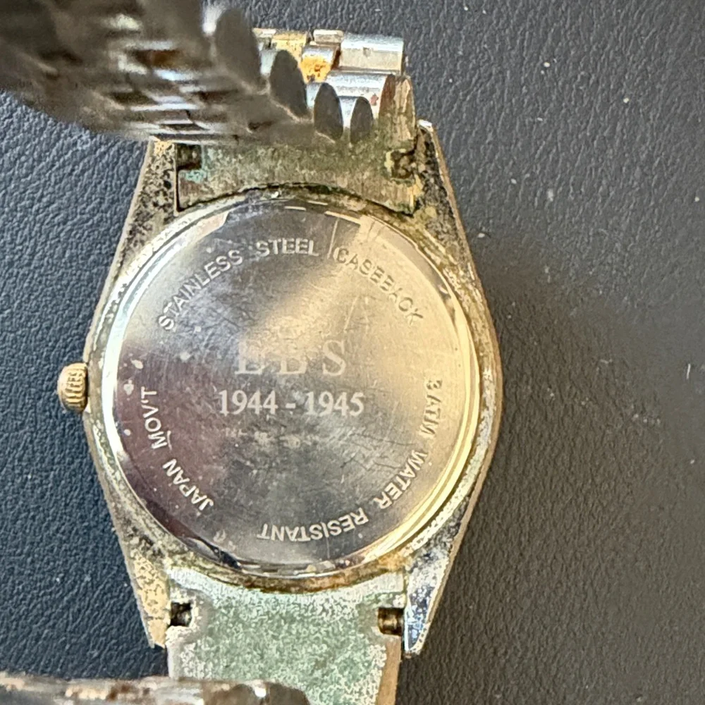 Vintage 1944–1945 WWII Commemorative Quartz Watch Gold Tone Japan Movement